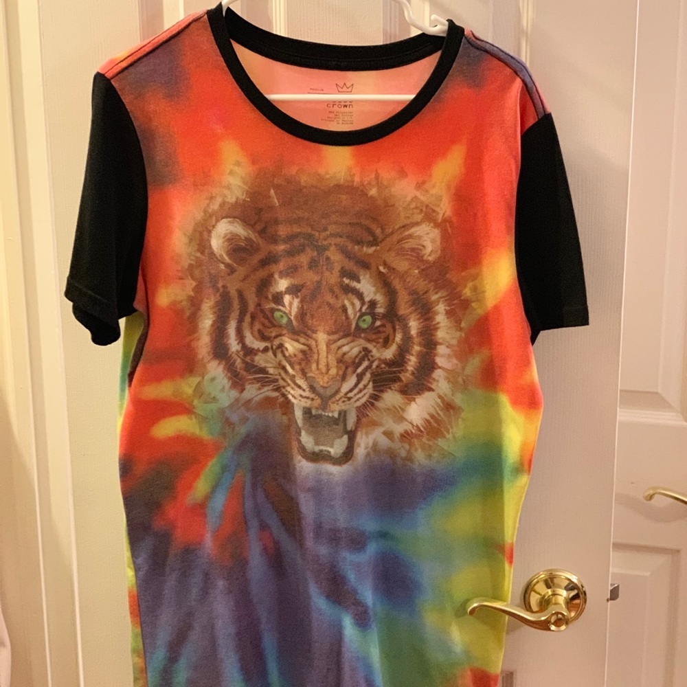 Crown - Tie Dye Lion Shirt